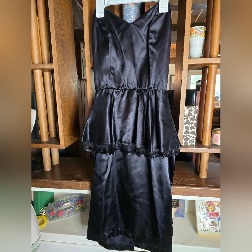 Vintage 80s L.A. Glo Elegant Black Peplum Dress